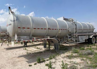 Crude Oil Trailer (1)