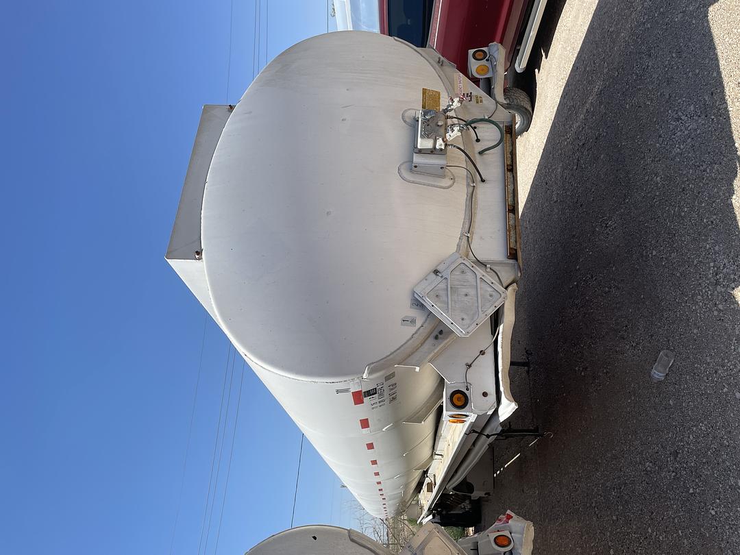 1984 Fruehauf Fuel Trailer (TR0701)