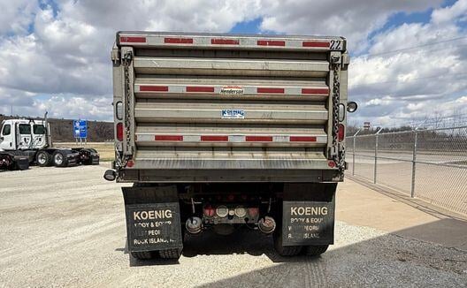 2010 KENWORTH T800     (NEW ARRIVAL!)