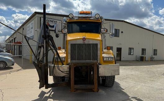 2010 KENWORTH T800     (NEW ARRIVAL!)