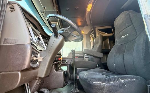 2011 Kenworth T660 (TK1533)