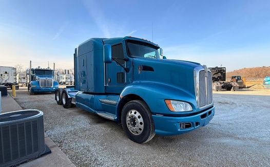 2011 Kenworth T660 (TK1533)