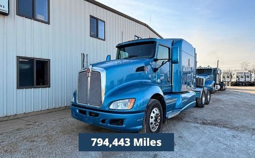 2011 Kenworth T660 (TK1533)