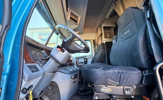 2012 Freightliner Columbia (TK3756)