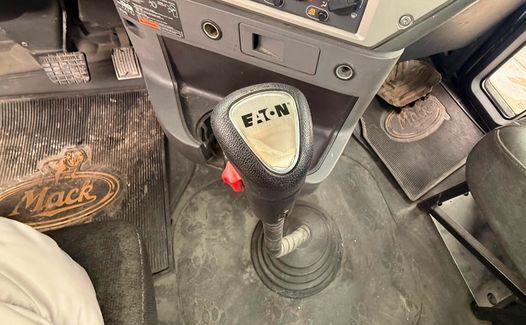 2017 Mack Pinnacle CXU613 (TK4216)