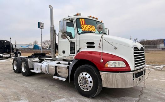 2017 Mack Pinnacle CXU613 (TK4216)