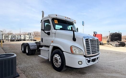 2013 Freightliner Cascadia 125 (TK1354)