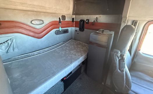 2013 Mack CXU613 (TK6920)