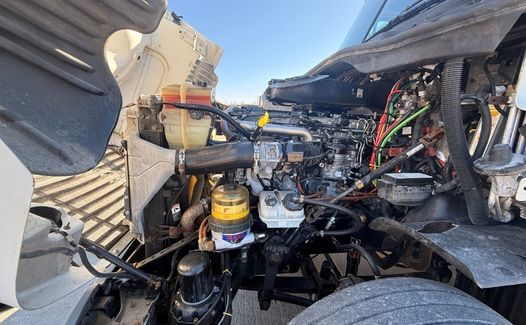 2014 Freightliner CA 125 (TK4768)