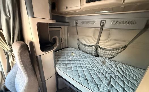 2014 Freightliner CA 125 (TK4344)