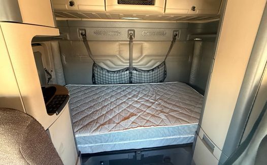 2014 Freightliner CA 125 (TK4768)