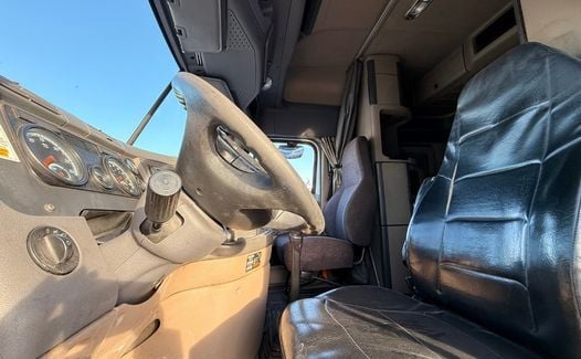 2014 Freightliner CA 125 (TK4344)