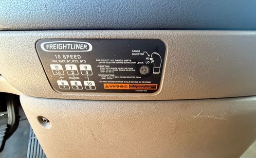 2014 Freightliner CA 125 (TK4768)