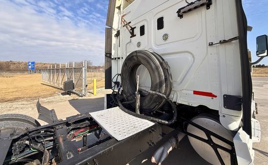 2014 Freightliner CA 125 (TK4872)