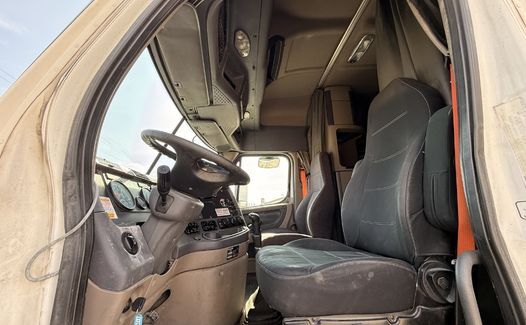 2014 Freightliner CA 125 (TK4872)