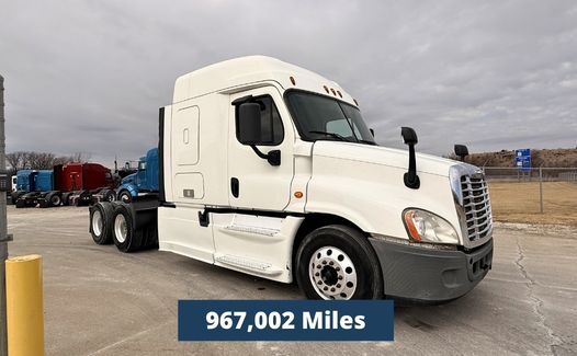 2014 Freightliner CA 125 (TK5185)
