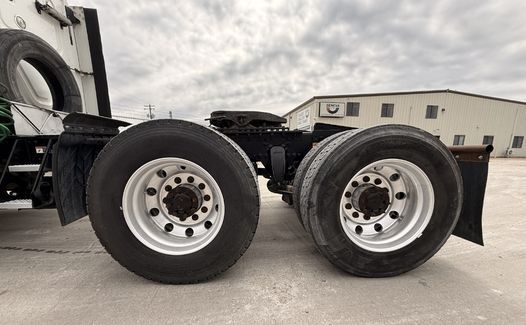 2014 Freightliner CA 125 (TK5185)