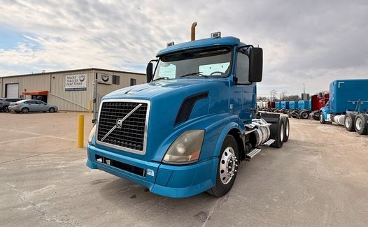 2014 Volvo VNL64T300 (TK4805)