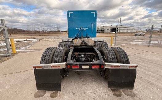 2015 Peterbilt 384 (TK9950)