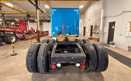 2015 Peterbilt 384 (TK9934)