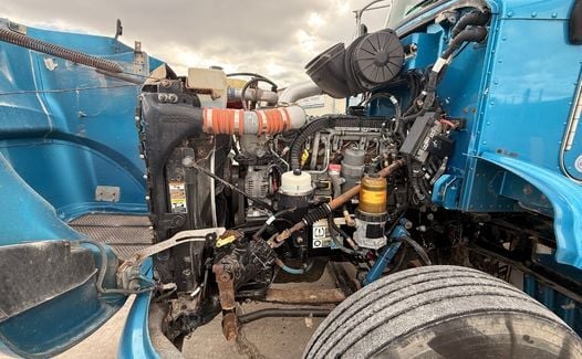 2015 Peterbilt 384 (TK9950)