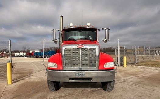 2015 Peterbilt 348 (TK9431)