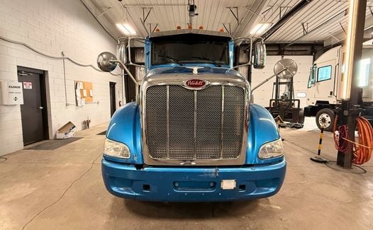 2015 Peterbilt 384 (TK9934)