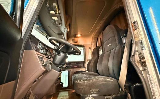 2015 Peterbilt 384 (TK9934)