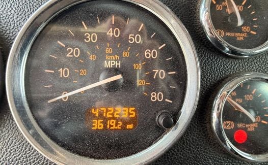 2015 Peterbilt 384 (TK9950)