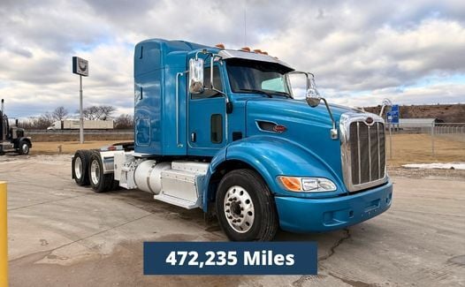 2015 Peterbilt 384 (TK9950)