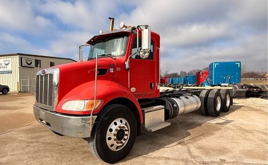 2015 Peterbilt 348 (TK9431)