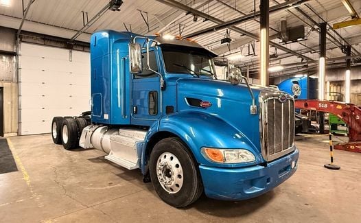 2015 Peterbilt 384 (TK9934)