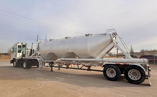 2015 Trail King APB1033 Pneumatic Trailer