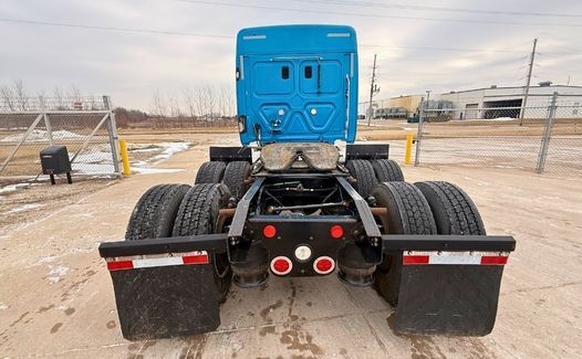2016 Freightliner CA 125 (TK7613)