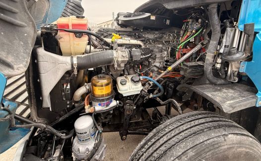 2016 Freightliner CA 125 (TK7613)