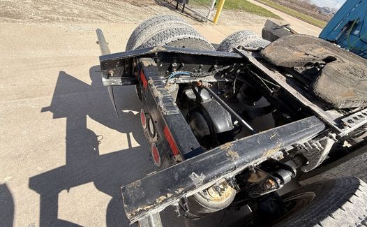 2016 Freightliner CA 125 (TK4443)