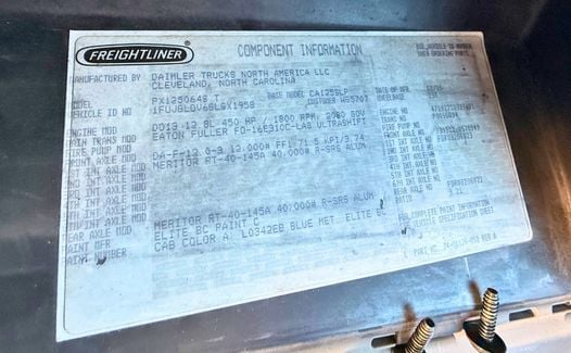 2016 Freightliner CA 125 (TK1958)