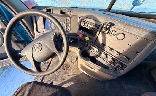 2016 Freightliner CA 125 (TK1958)