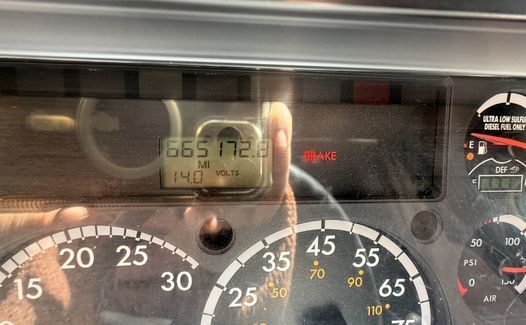 2016 Freightliner CA 125 (TK4443)