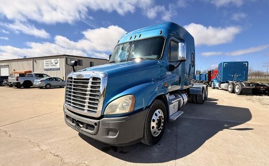 2016 Freightliner CA 125 (TK4443)