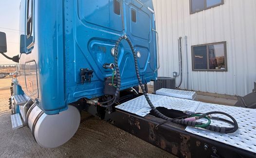 2016 Freightliner CA 125 (TK7609)