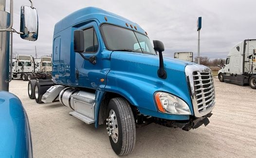 2016 Freightliner CA 125 (TK9273)