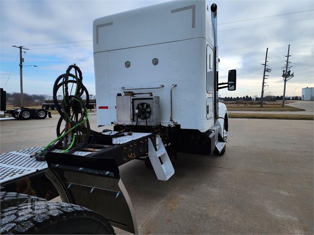 2016 Kenworth T880