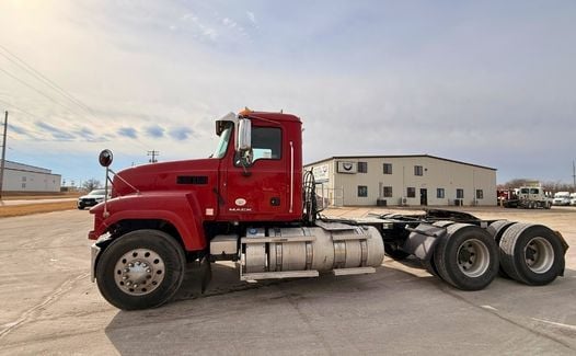 2016 Mack Pinnacle CHU613 (TK5148)