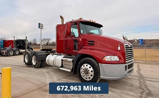 2016 Mack Pinnacle CXU613 (TK8494)