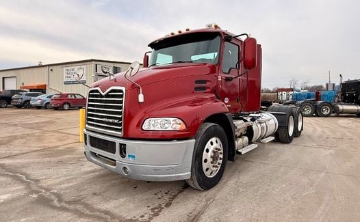 2016 Mack Pinnacle CXU613 (TK8494)