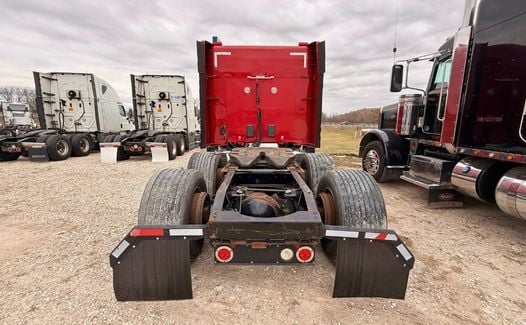 2016 Peterbilt 579 (TK7933)