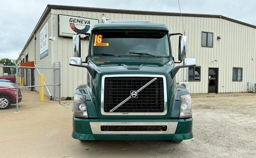 2016 Volvo VNL630 (TK8577)