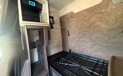 2016 Volvo VNL630 (TK7392)