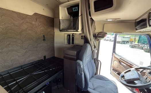 2016 Volvo VNL630 (TK7392)